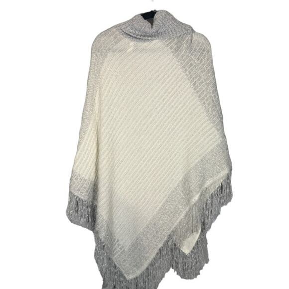 Mia & Tessa White & Gray Cape Cowl Neck Tassel Knit Poncho Women Sz OS - Picture 2 of 11